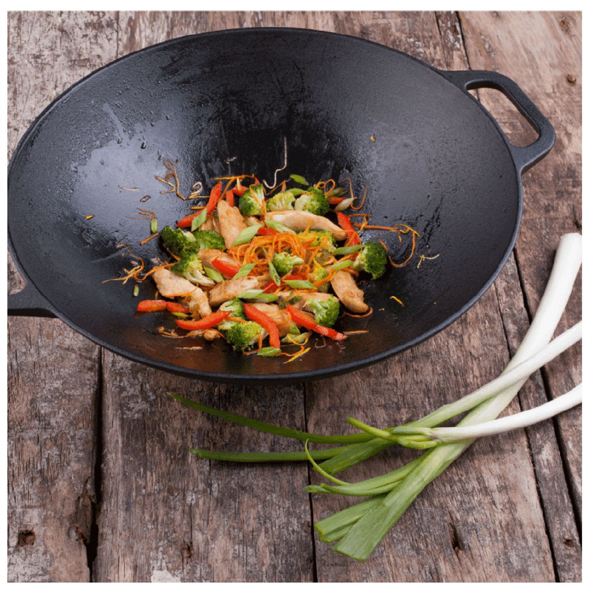 VICTORIA - SARTEN WOK DE HIERRO FUNDIDO DE 35.5 CM ESMALTADO