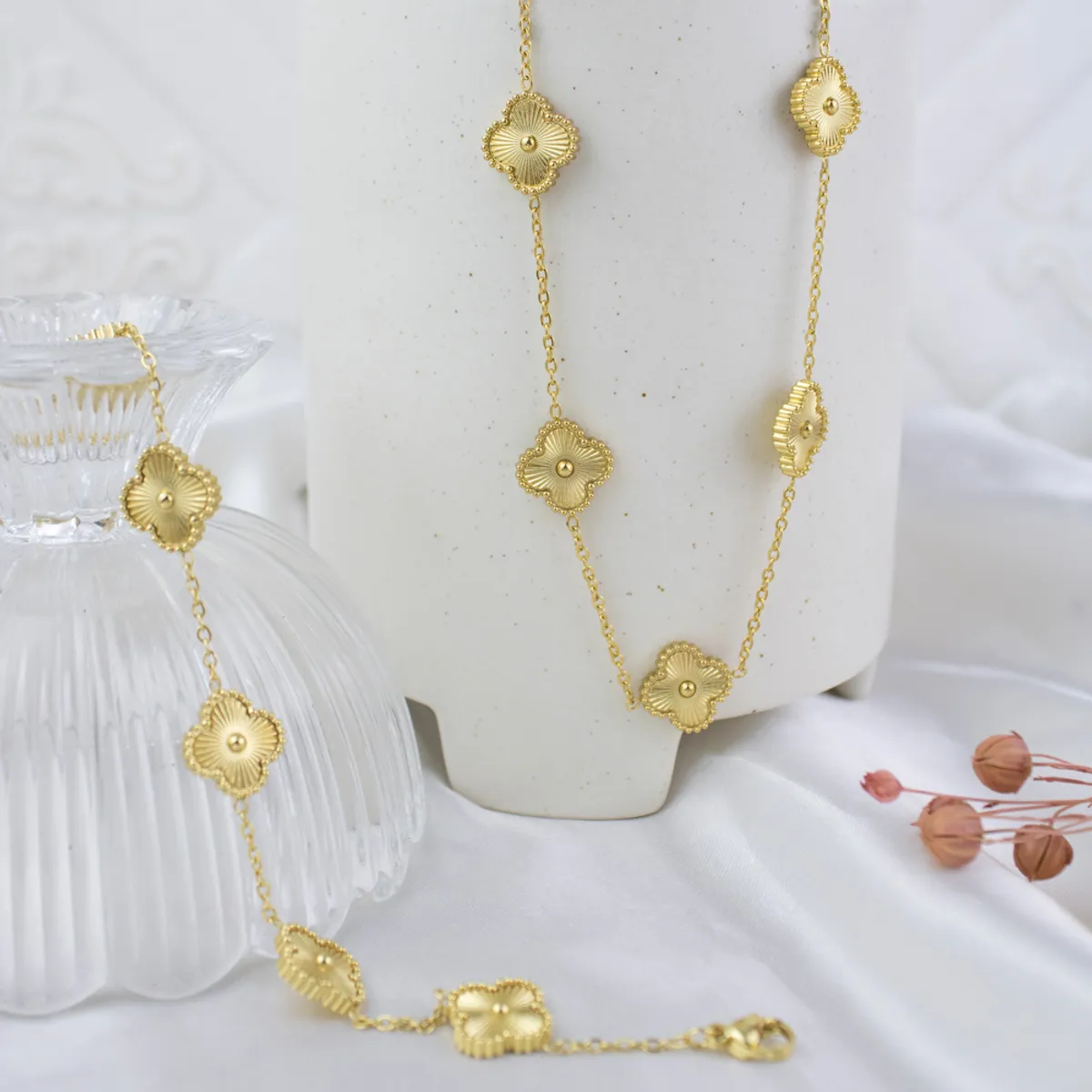 CLEO JOYAS & ACCESORIOS - Set Treboles Collar y Pulsera Dupe Van Cl Dorado