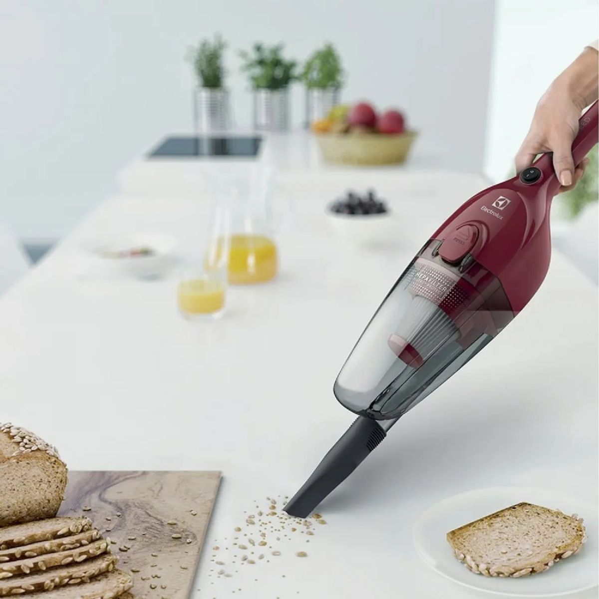 ELECTROLUX - Aspiradora vertical con cable Power Speed STK13 Electrolux