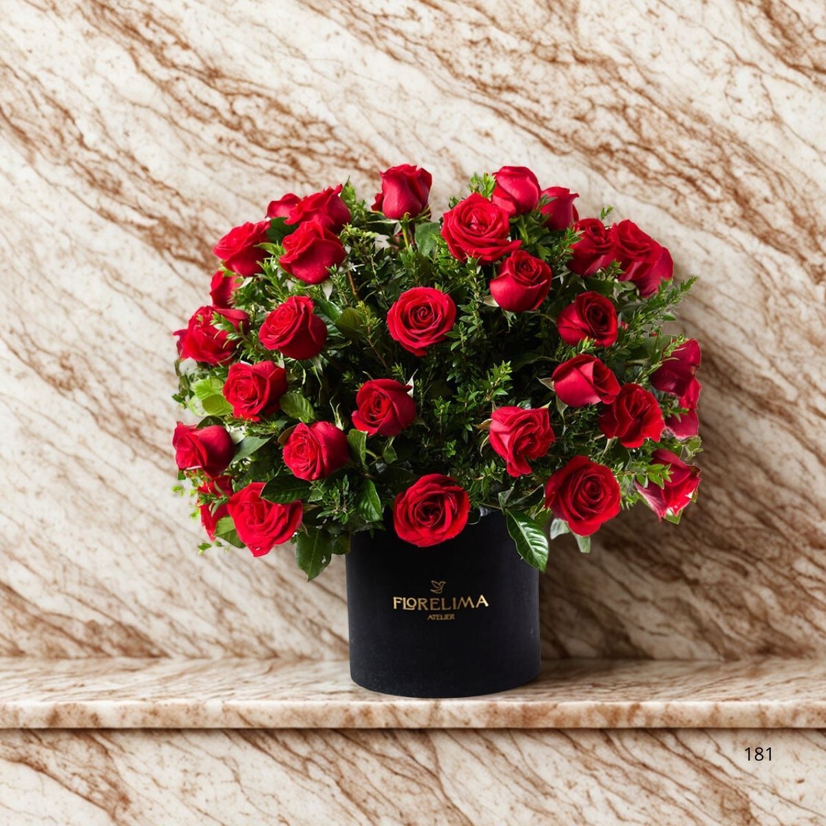 GENERICO - Arreglo en Box con 50 Rosas Rojas