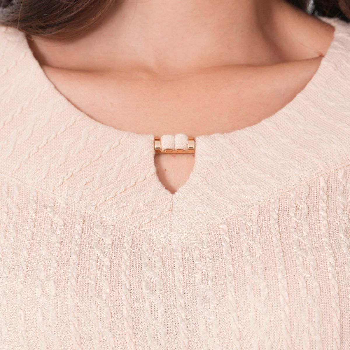 MAE ALCOTT - CHOMPA MANUELA MAE ALCOTT