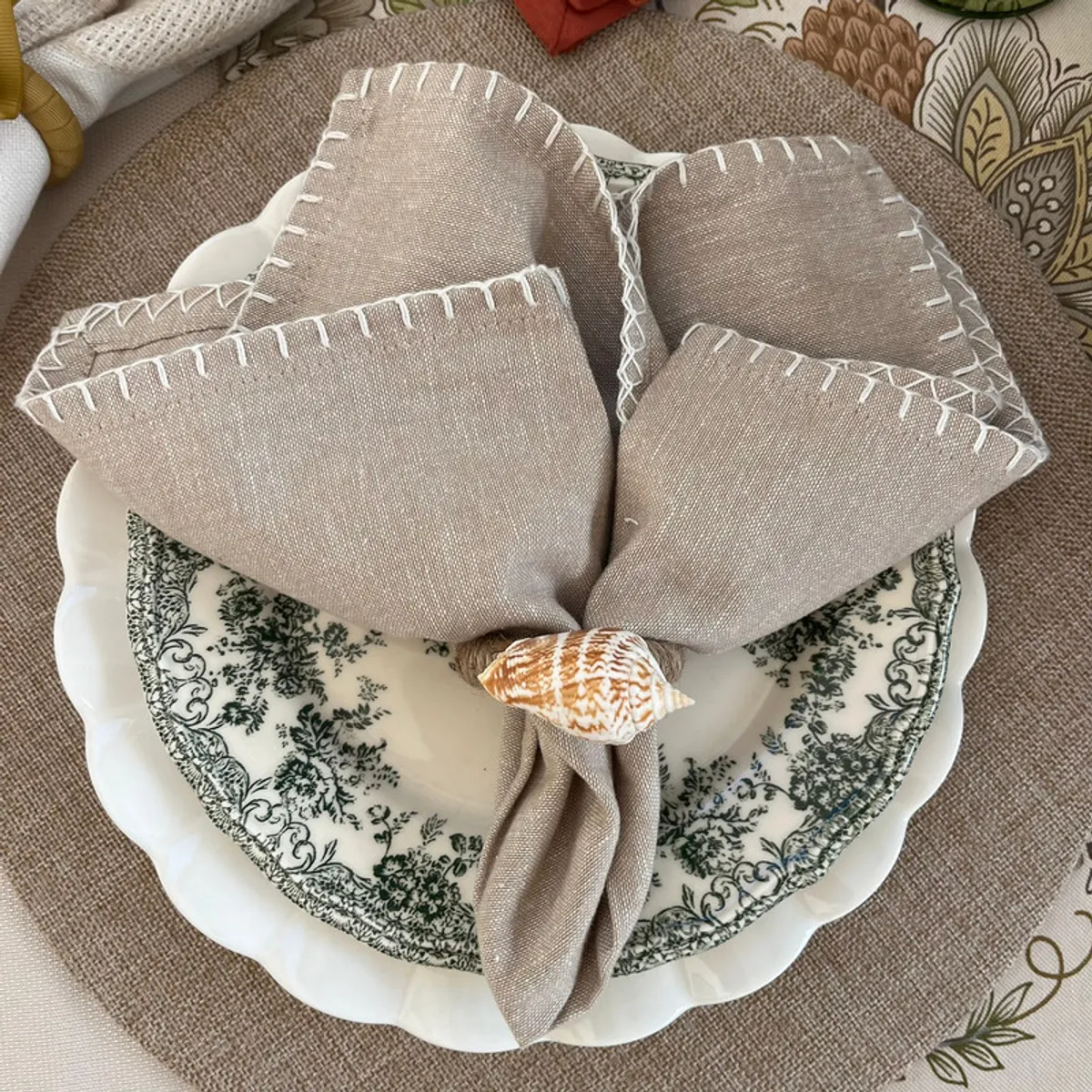 D'MESA - Set de 4  beige algodón con pespunte blanco elegante