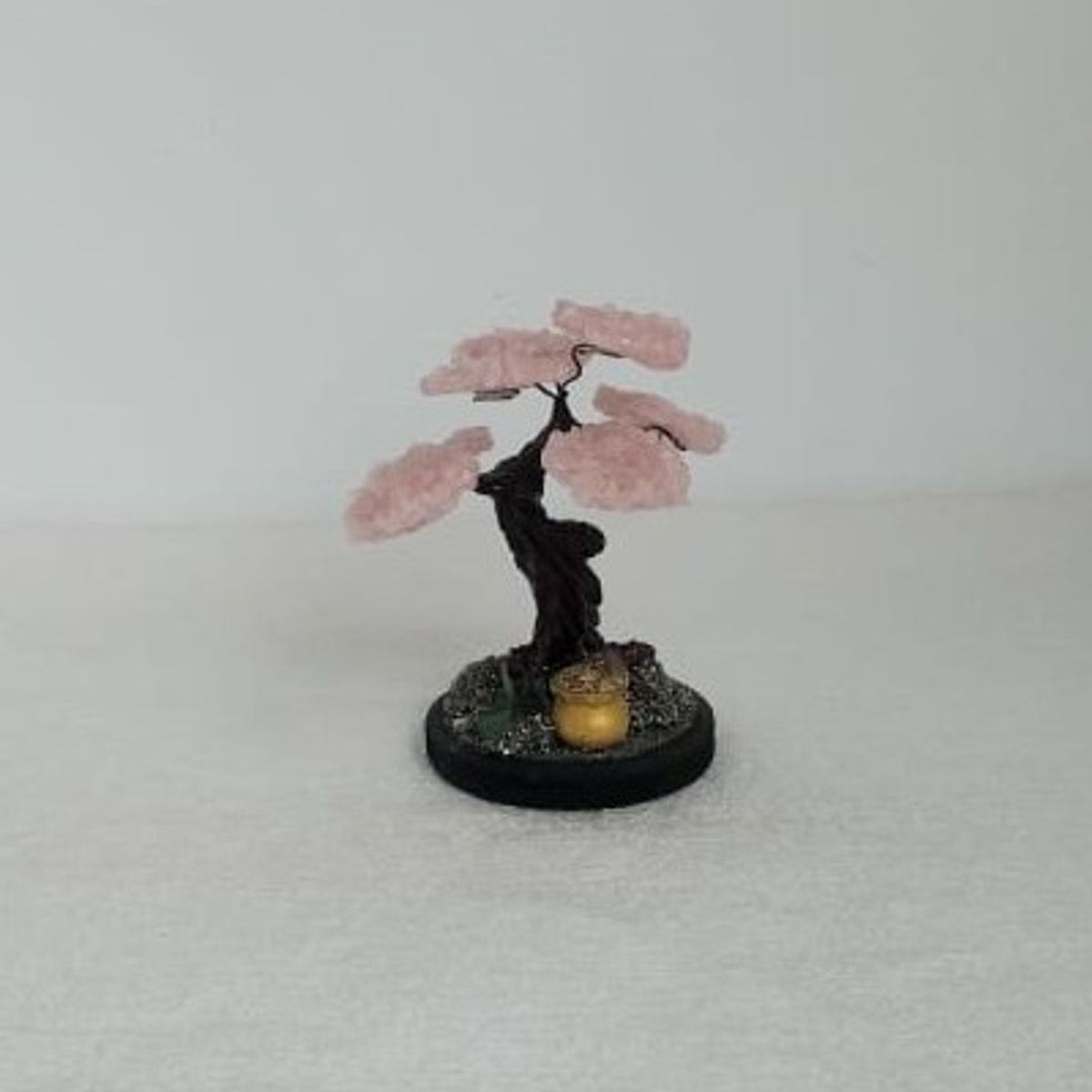 GENERICO - ARBOLITO DE LA FELICIDAD BONSAI MEDIANO ROSA SUEVE CON PIEDRAS DE CUARZO