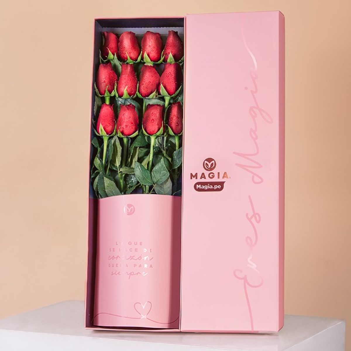 MAGIA PE - Caja de 12 Rosas Rojas Premium - Magia.pe®