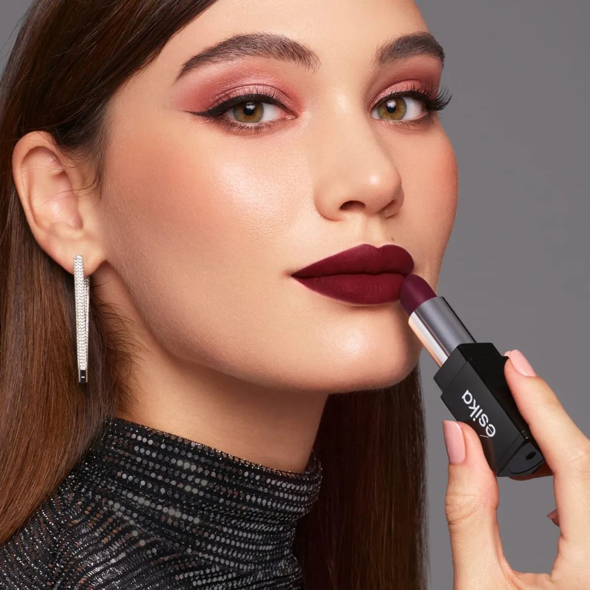 ESIKA - Labial Mate Vino Victoria Color Addiction 4 g Esika