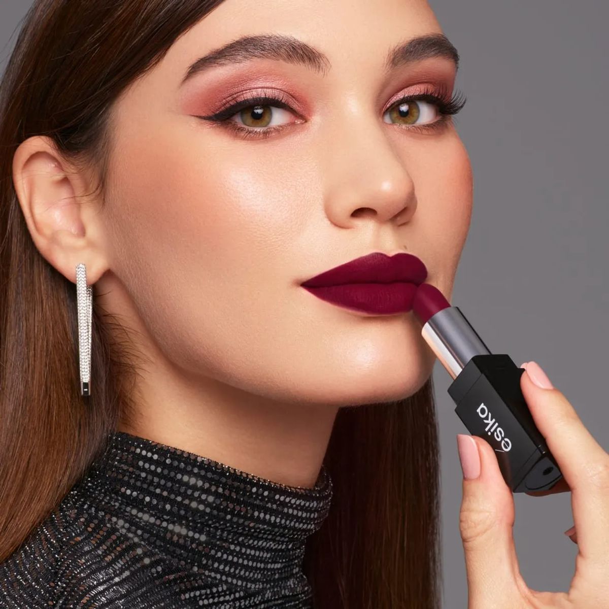 ESIKA - Labial Mate Rojo Vigor Color Addiction 4 g Esika