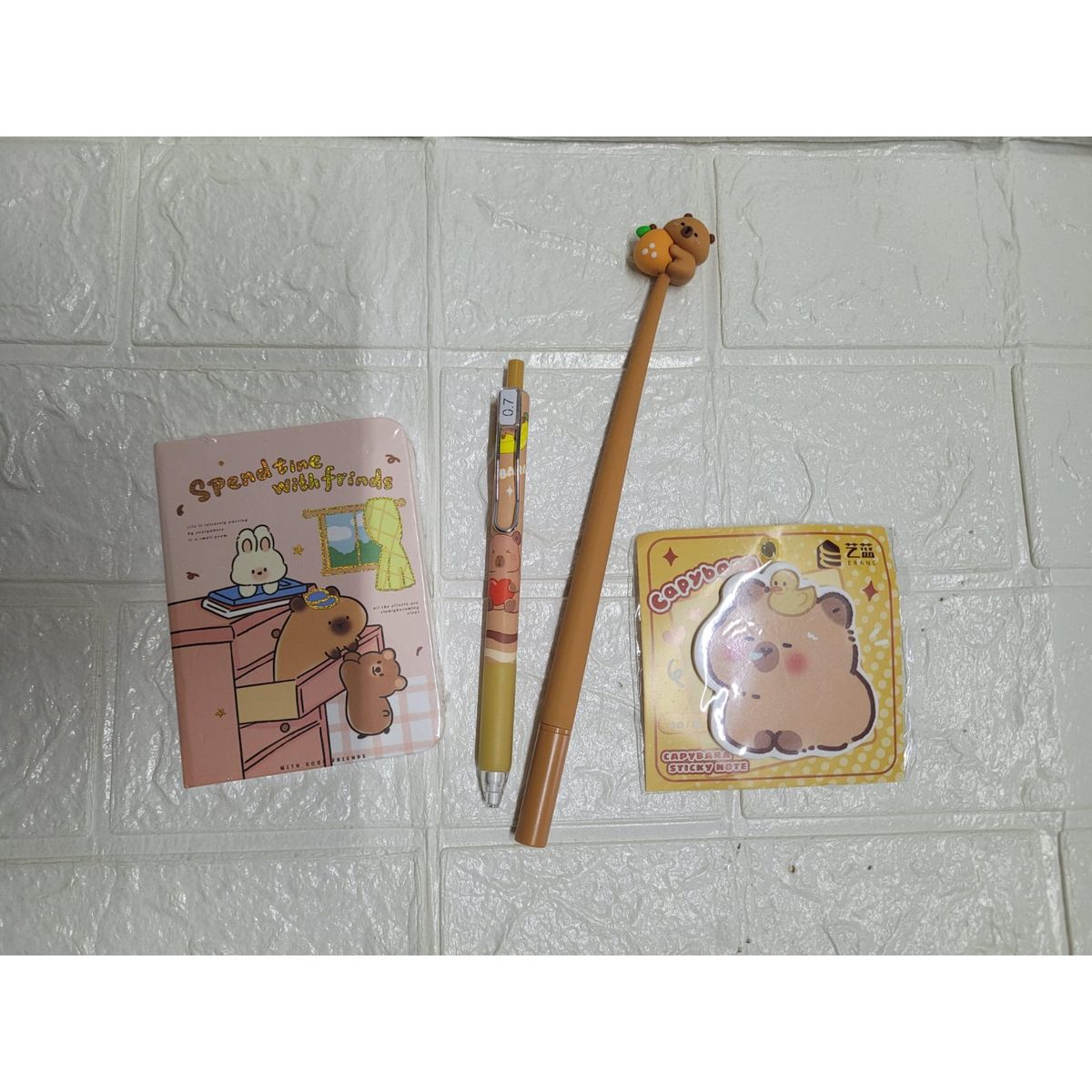 GENERICO - SET DE LAPICEROS CAPIBARA + POS IT