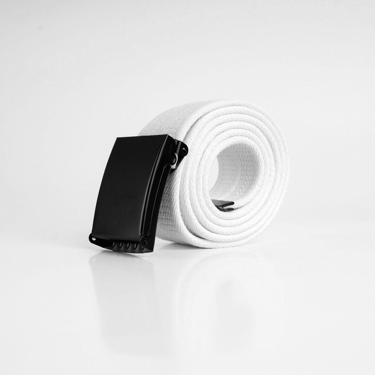 GENERICO - CORREA TÁCTICA CON DESTAPADOR BLANCA