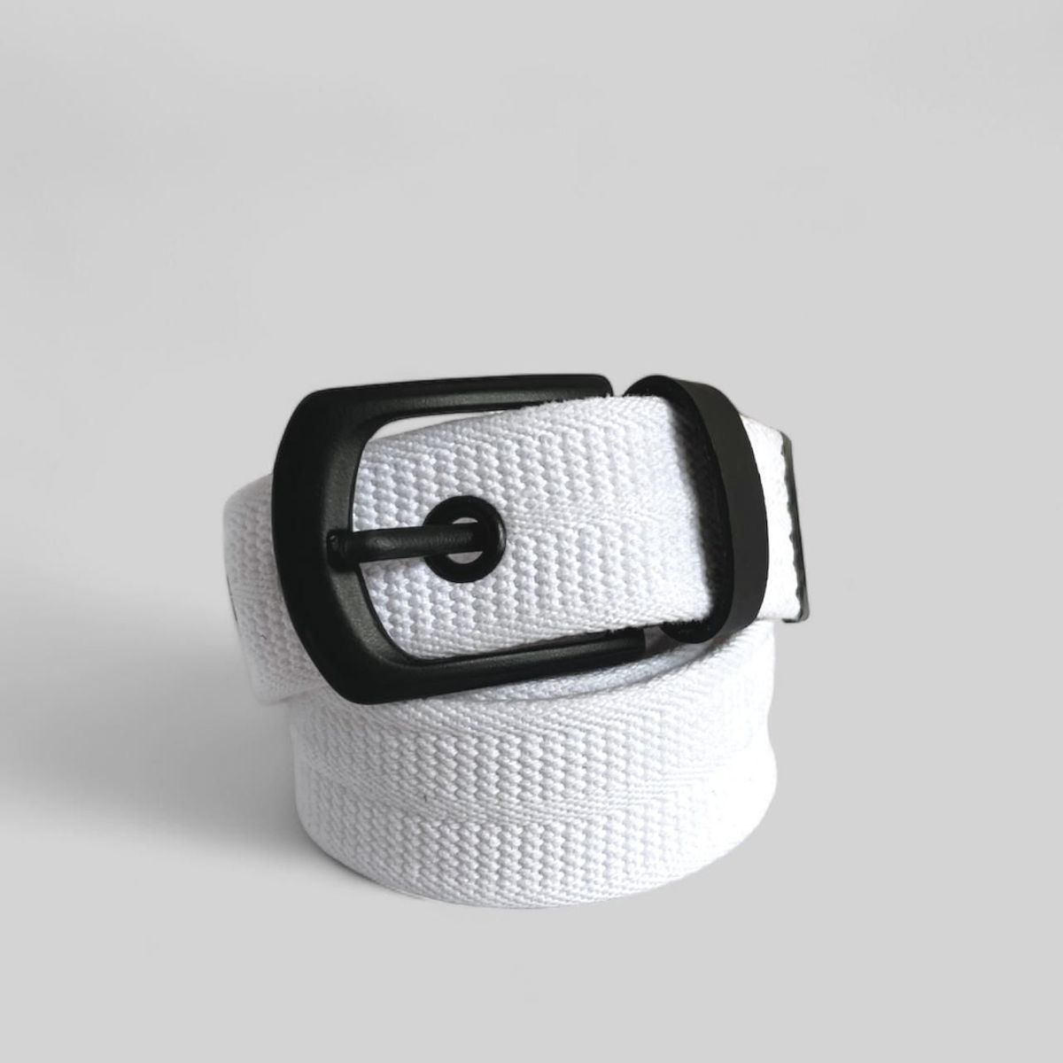 GENERICO - CORREA BLANCA CON HEBILLA PUENTE