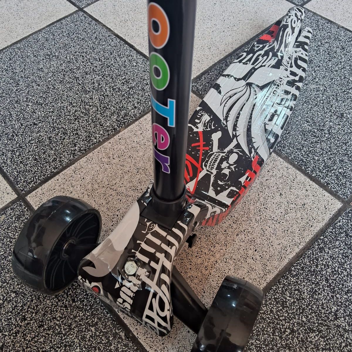 GENERICO - SCOOTER PLEGABLE PARA NIÑOS Y NIÑAS LUCES LED GRAFITI