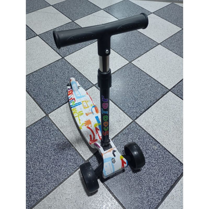 GENERICO - SCOOTER PLEGABLE PARA NIÑOS Y NIÑAS LUCES LED GRAFITI