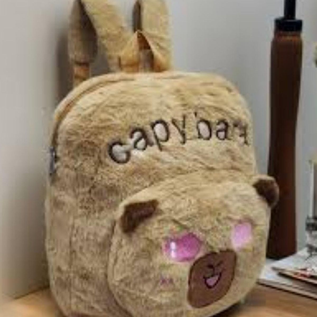 GENERICO - MOCHILA MORRAL BOLSO PELUCHE FELPA HIPOALERGÉNICO CAPIBARA