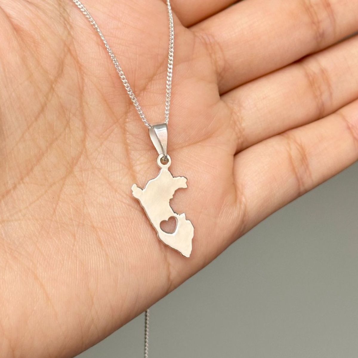 GENERICO - Collar Mapa Perú con Corazón Plata