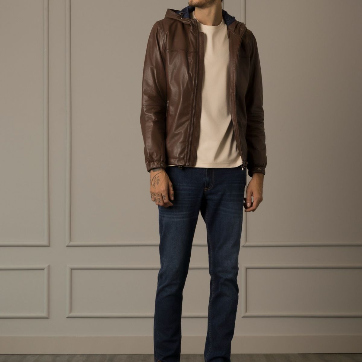 VELEZ - Vélez Casaca Sporty Humanista Cuero Hombre Capucha Fija Café