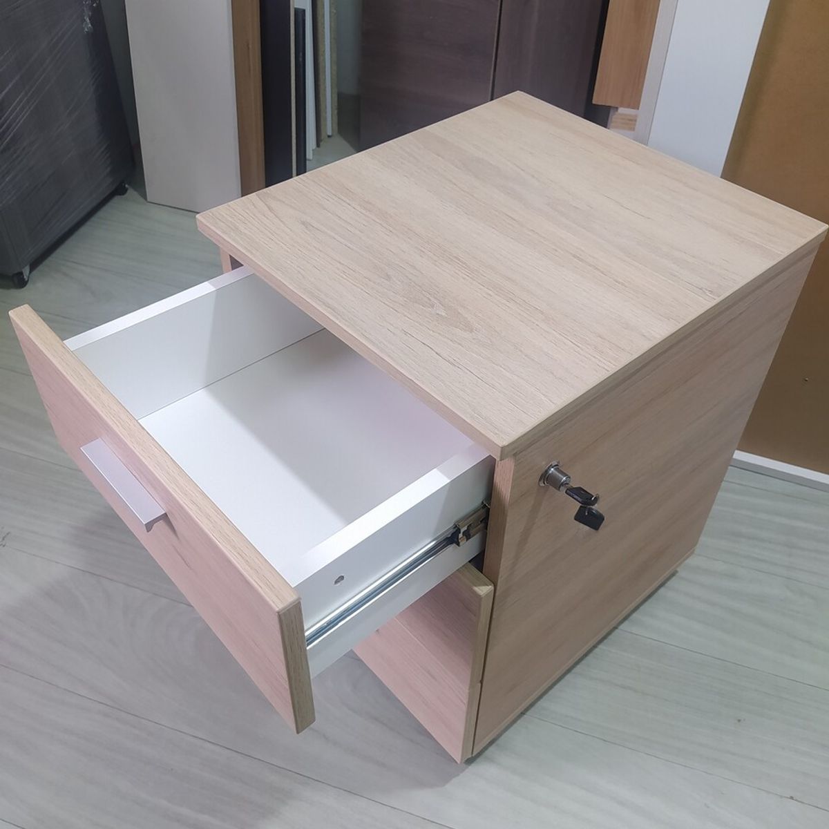 GENERICO - Cajonera De 3 Cajones Con Ruedas Y Chapa Roveré