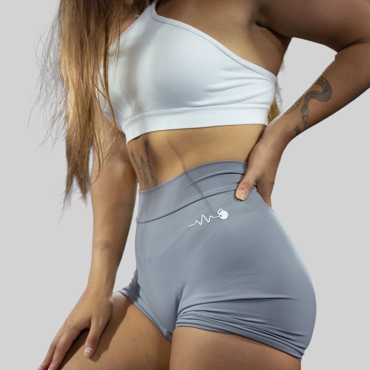 WORKOUT - Short corto mujer - Short corte en V - Ropa mujer - Workout