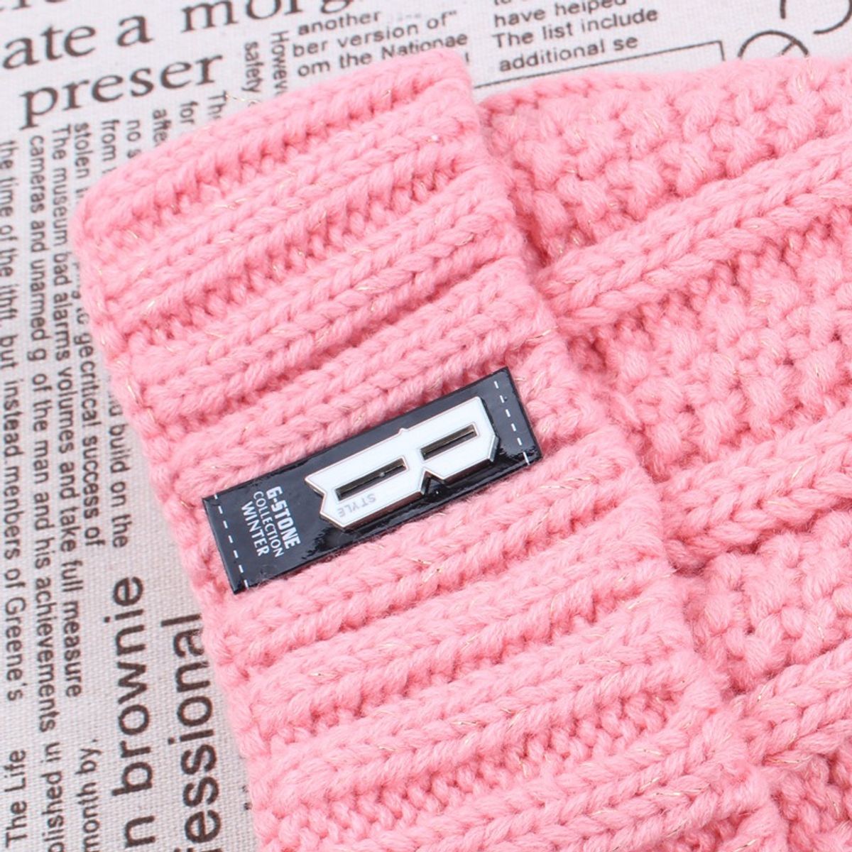 KAST PE - Beanie Briana Tejido con Brillos y Pompón  Rosado