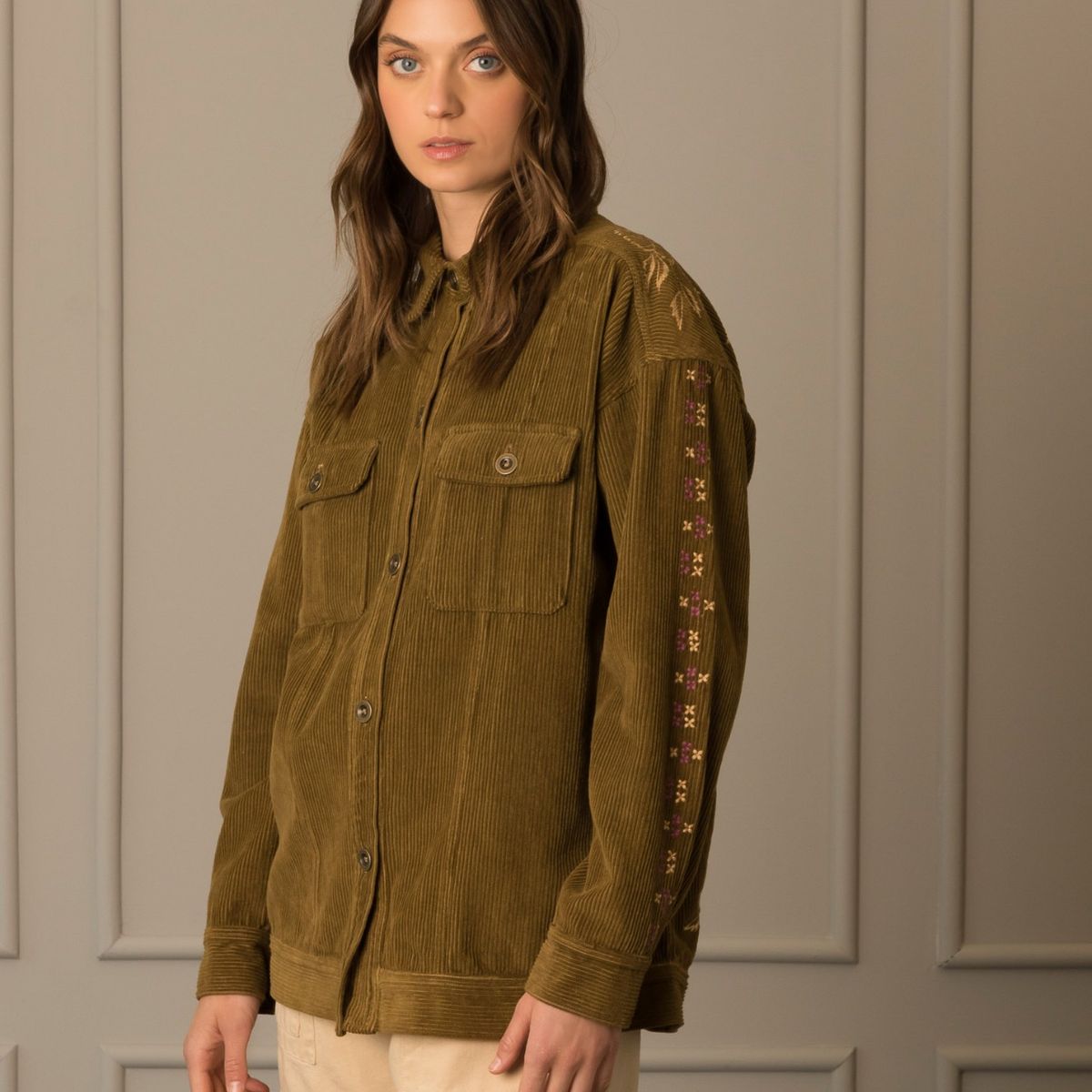 VELEZ - Vélez Casaca Parca Antracita Mujer Bordado  Arena