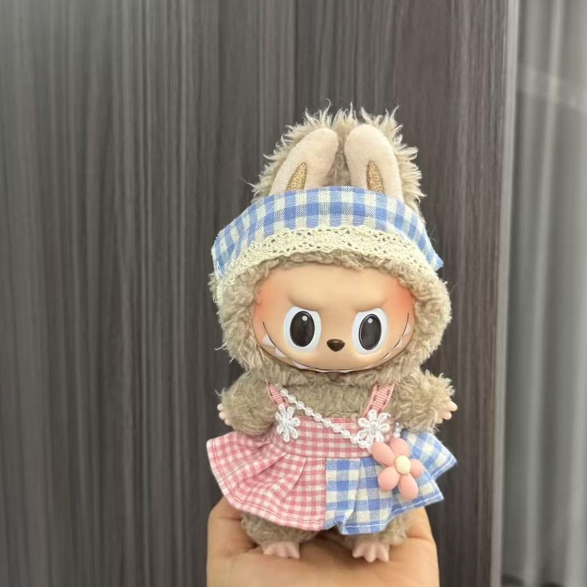 DISEÑO ORIGINAL - Ropa para Labubu Vestido Rosa Cuadros