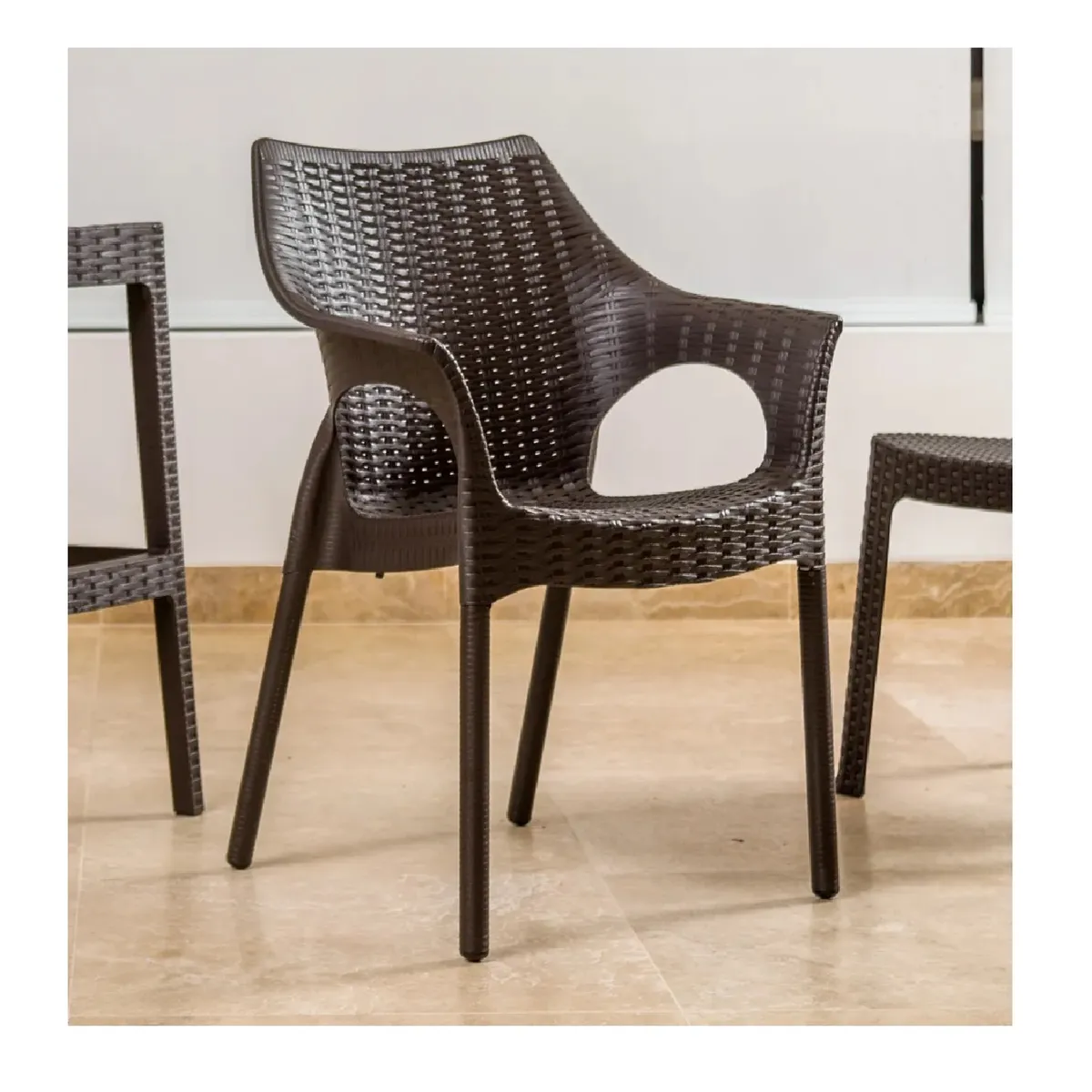 TU MESITA - Silla Clásica estilo Ratán Yoli color Marrón TU MESITA Con brazos