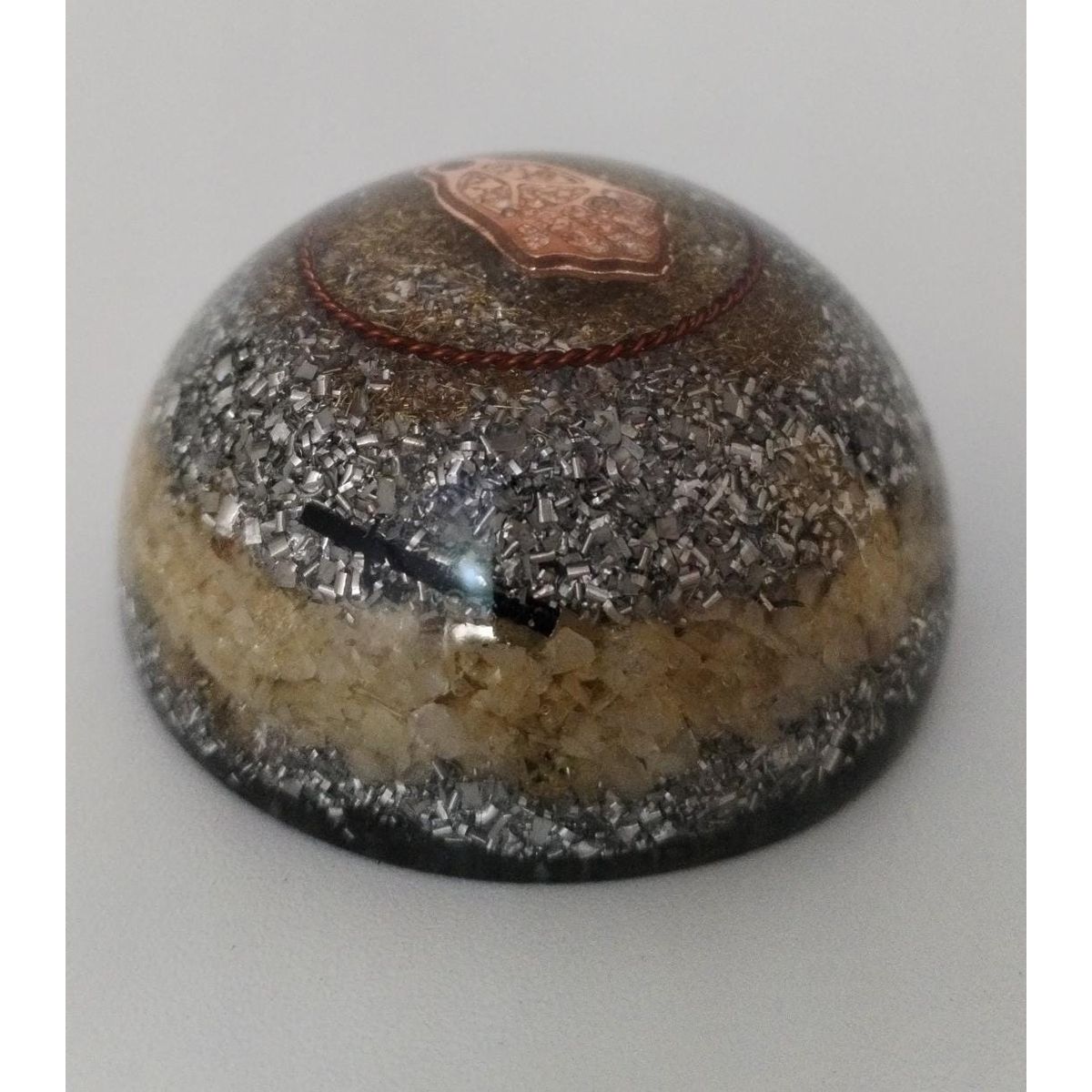 GENERICO - ORGONITA MEDIA ESFERA MASAJEADOR DE CITRINO CAMPO ENERGETICO