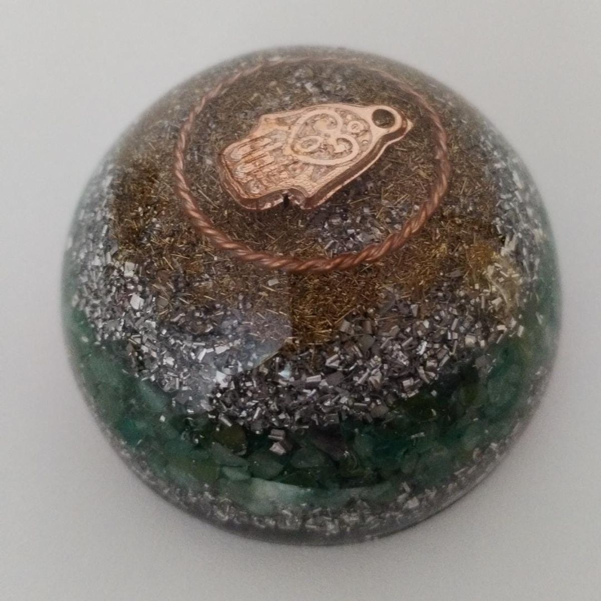 GENERICO - ORGONITA MEDIA ESFERA MASAJEADOR DE JADE CAMPO ENERGETICO