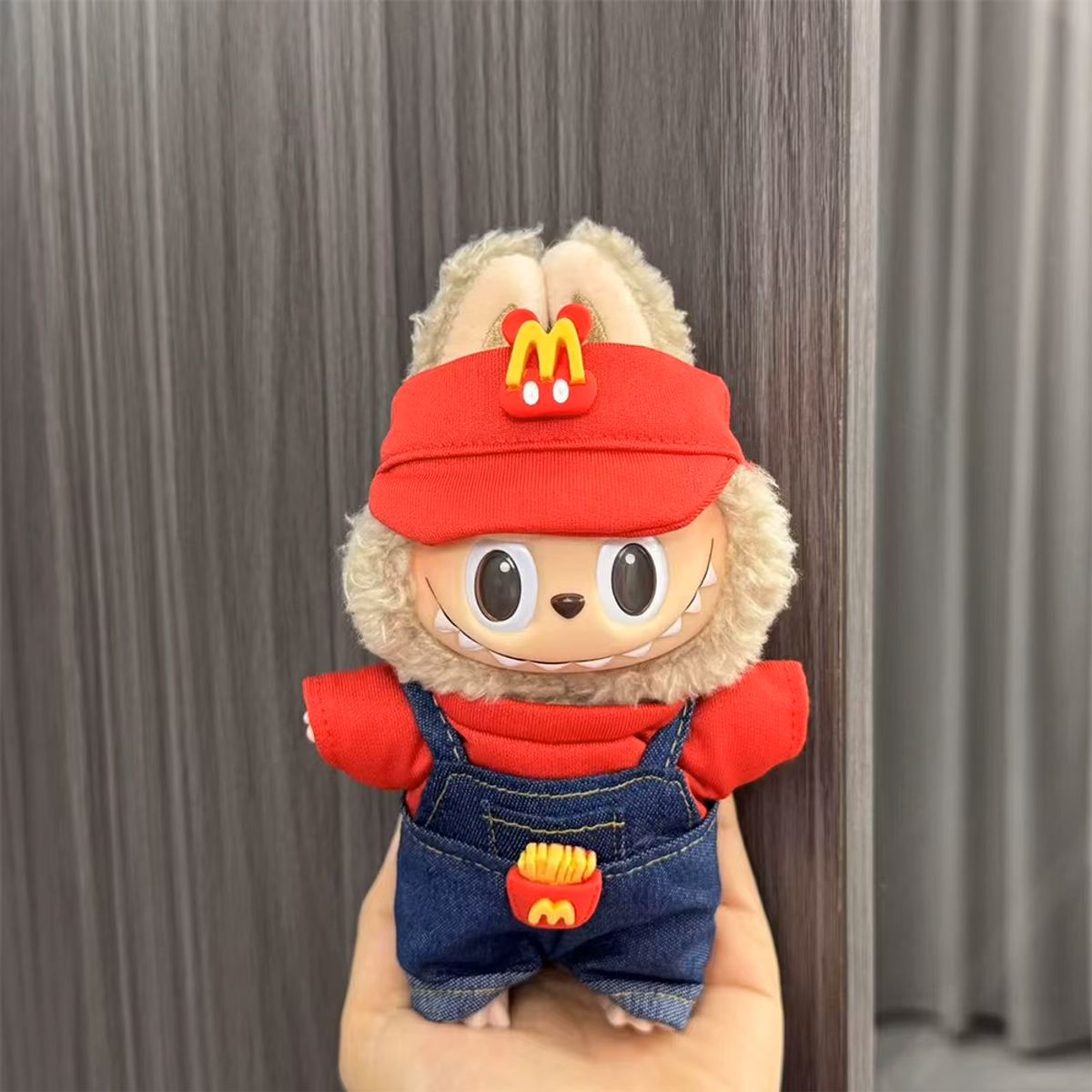 DISEÑO ORIGINAL - Ropa para Labubu Fast Food Uniforme Red Blue