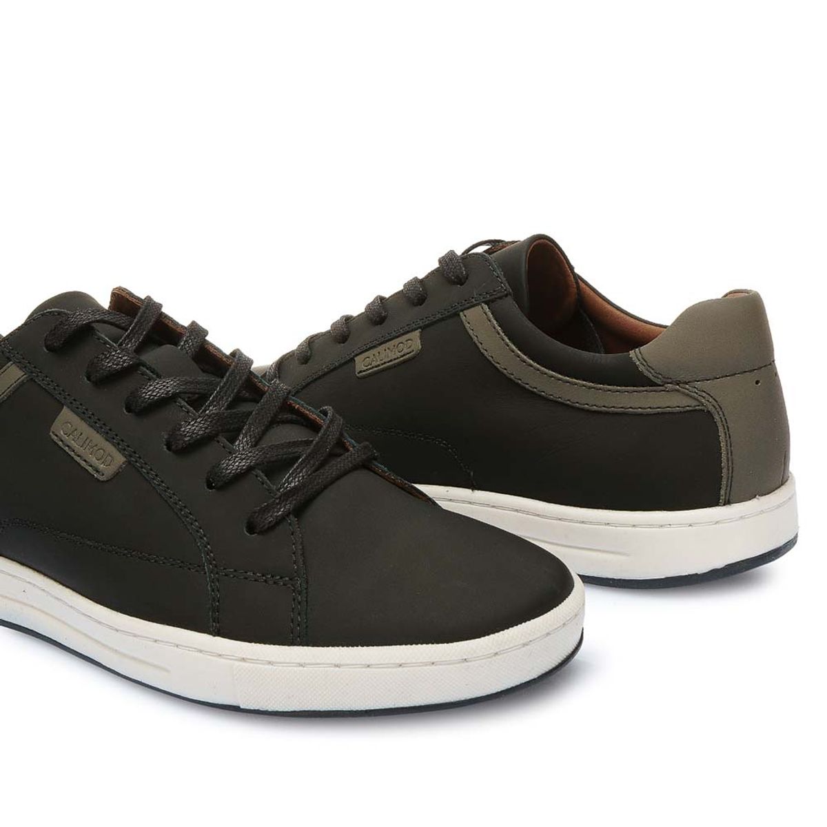 CALIMOD - Zapatilla Casual UDX-005 Negro Calimod Cuero