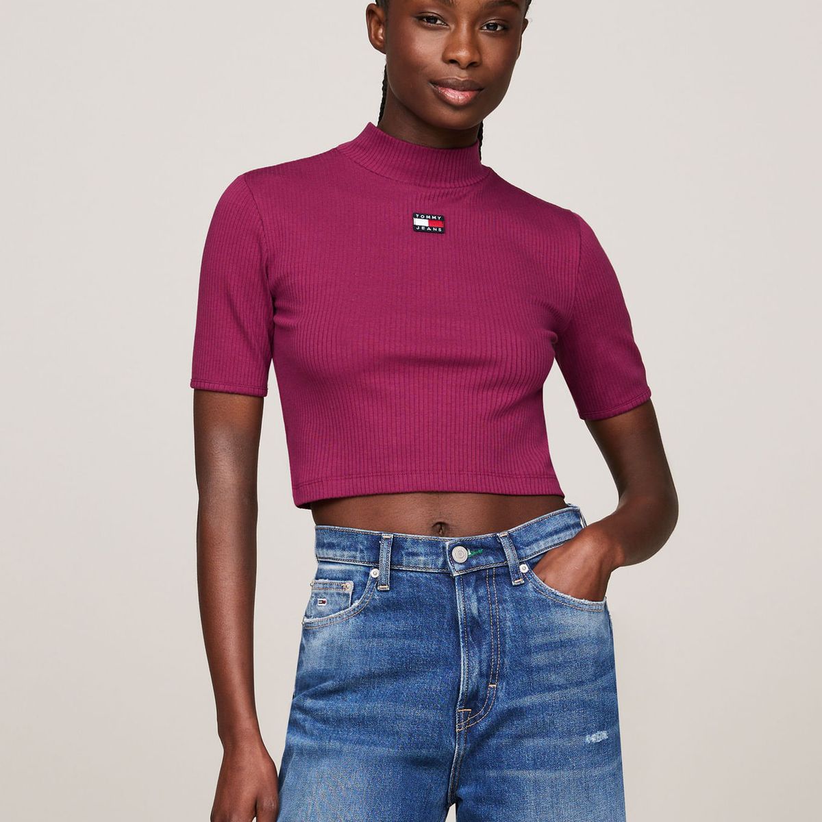 TOMMY HILFIGER - CAMISETA TJW BADGE MOCK NECK TOP SS
