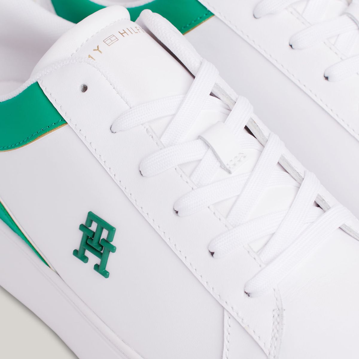 TOMMY HILFIGER - Zapatillas deportivas de cuero con plataforma  TH