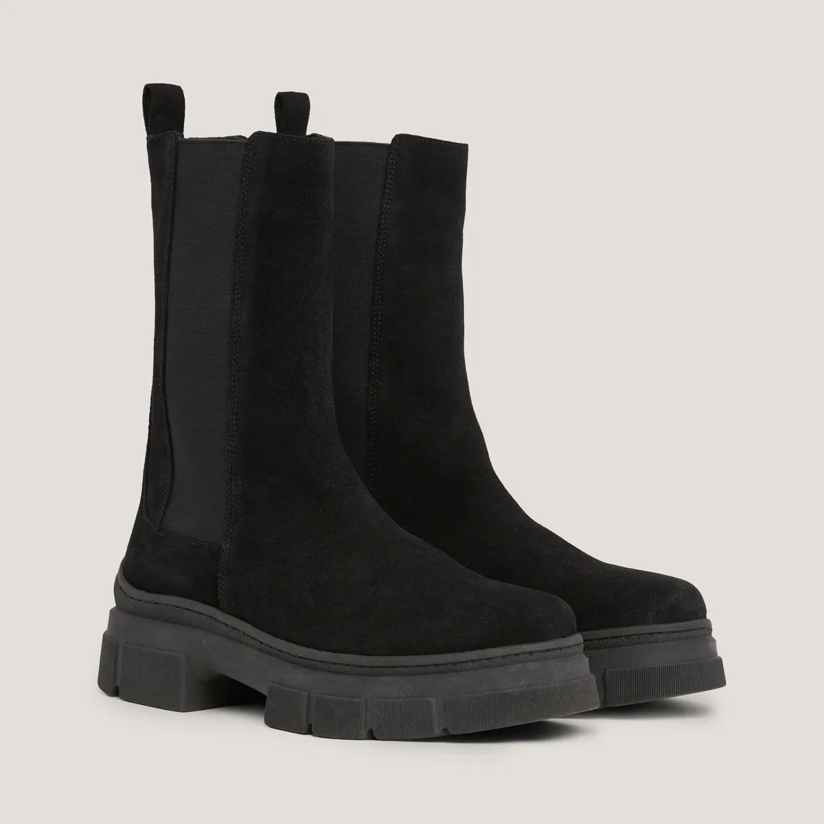 TOMMY HILFIGER - BOTIN ESSENTIAL SUEDE CHELSEA BOOT