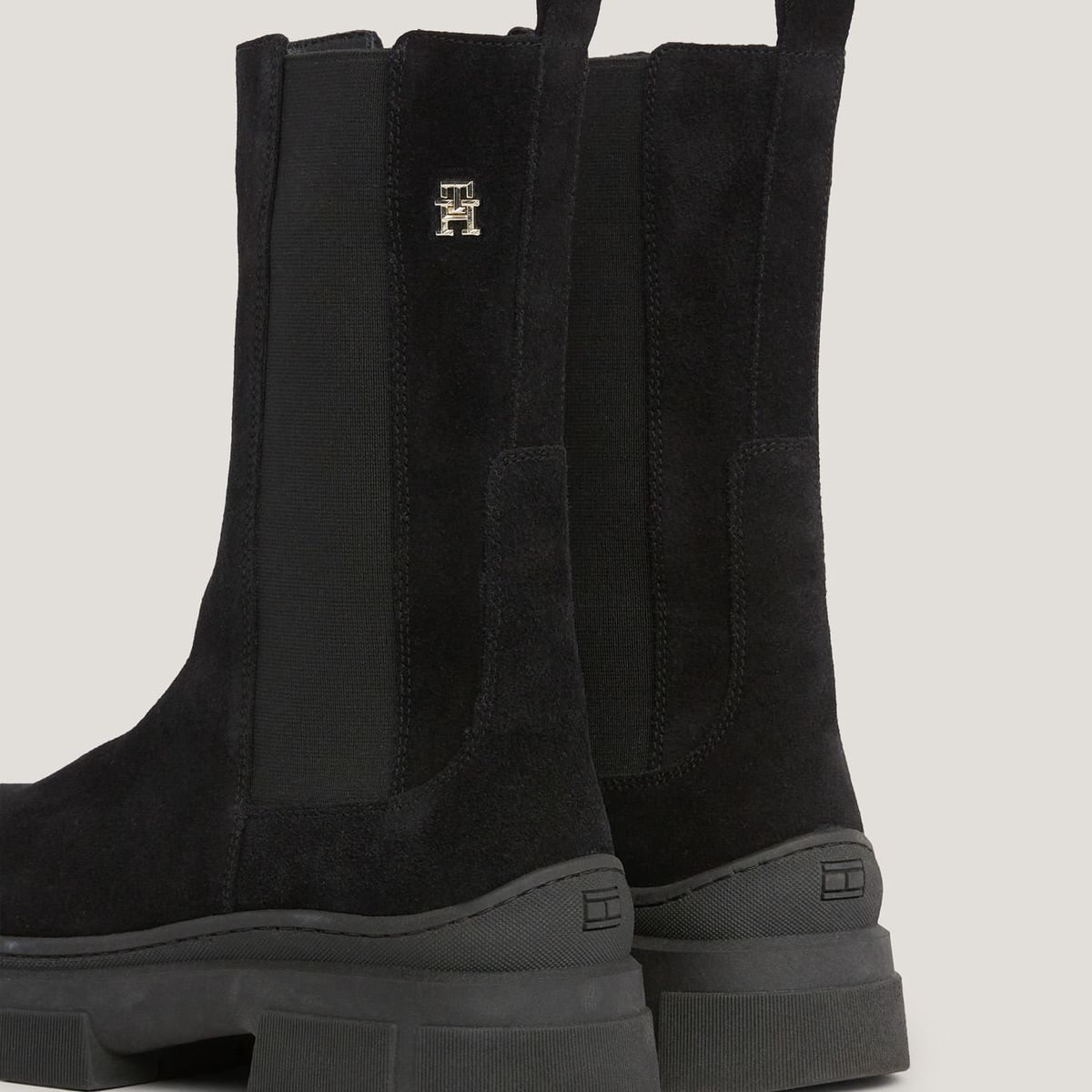 TOMMY HILFIGER - BOTIN ESSENTIAL SUEDE CHELSEA BOOT