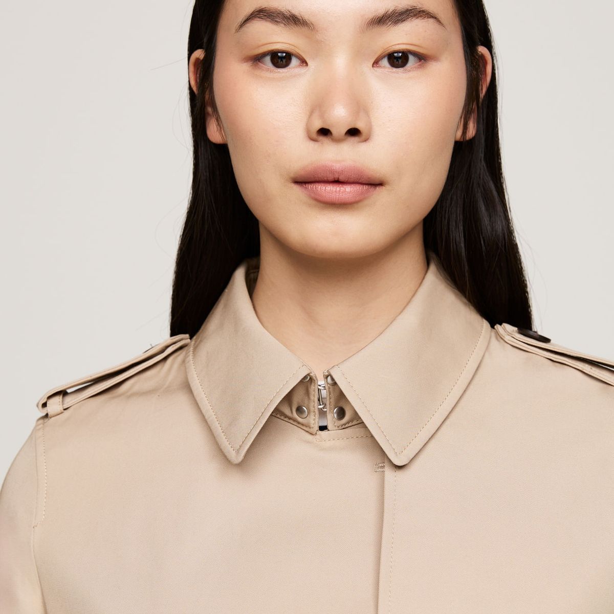 TOMMY HILFIGER - SACO COTTON DB SLIM FIT TRENCH