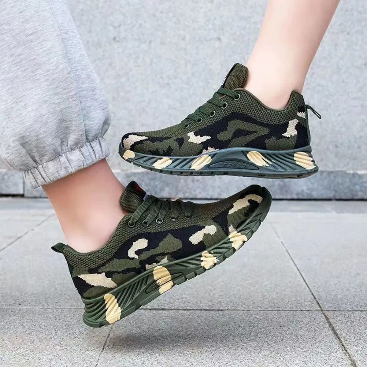TIOZONEY - Zapatillas con malla y diseño camuflado​