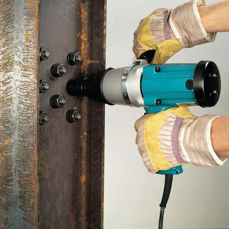 MAKITA - Llave de Impacto 3/4 850W 588NM Makita 6906