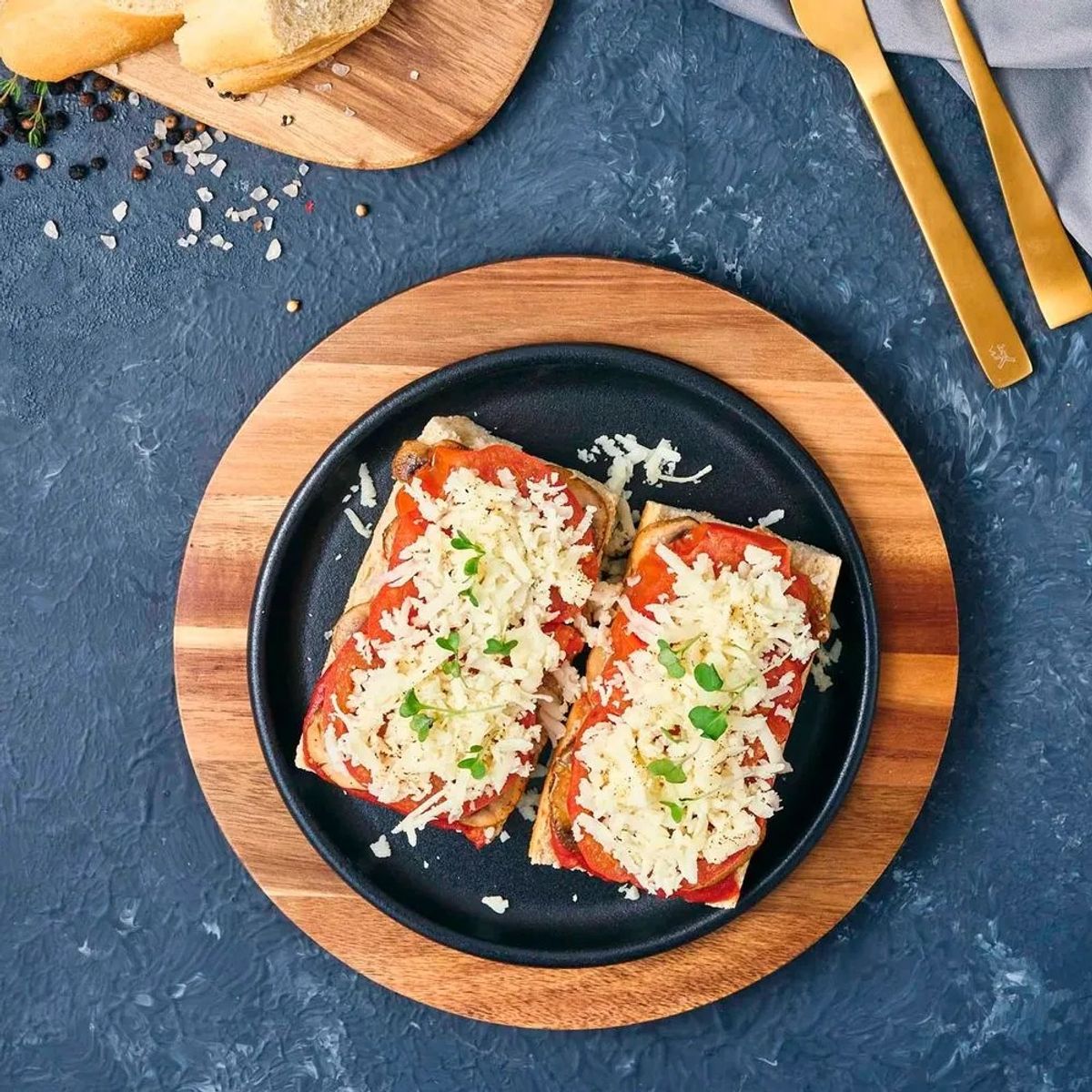 VICTORIA - Base Madera Red Plato 20 cm Acacia (8")