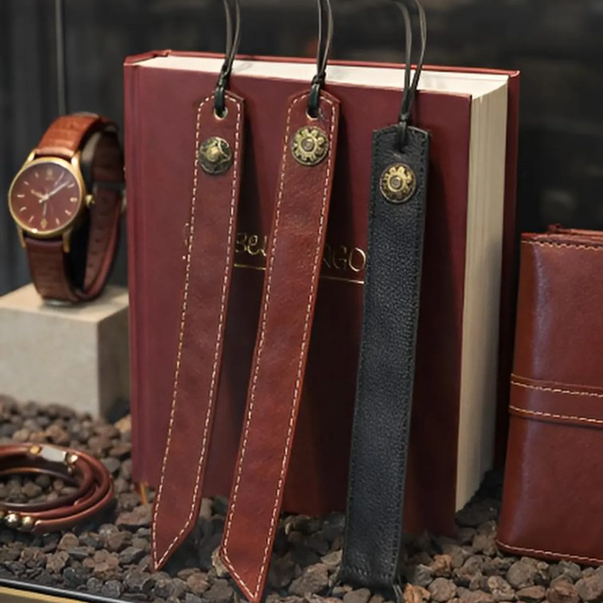 GENERICO - 3 SEPARADORES DE LIBROS EN CUERO Y FUNDA BOLSO DE CUERO 29CM