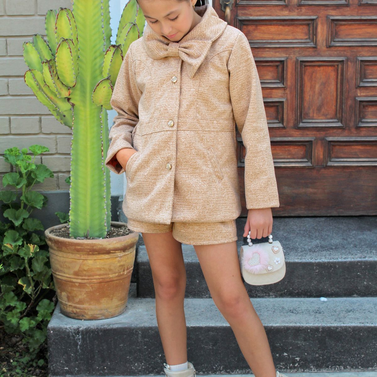 KIDS MASHMELO - ABRIGO PARA NIÑA EN PAÑO CON CUELLO EN FORMA DE LAZO KIDS MASHMELO