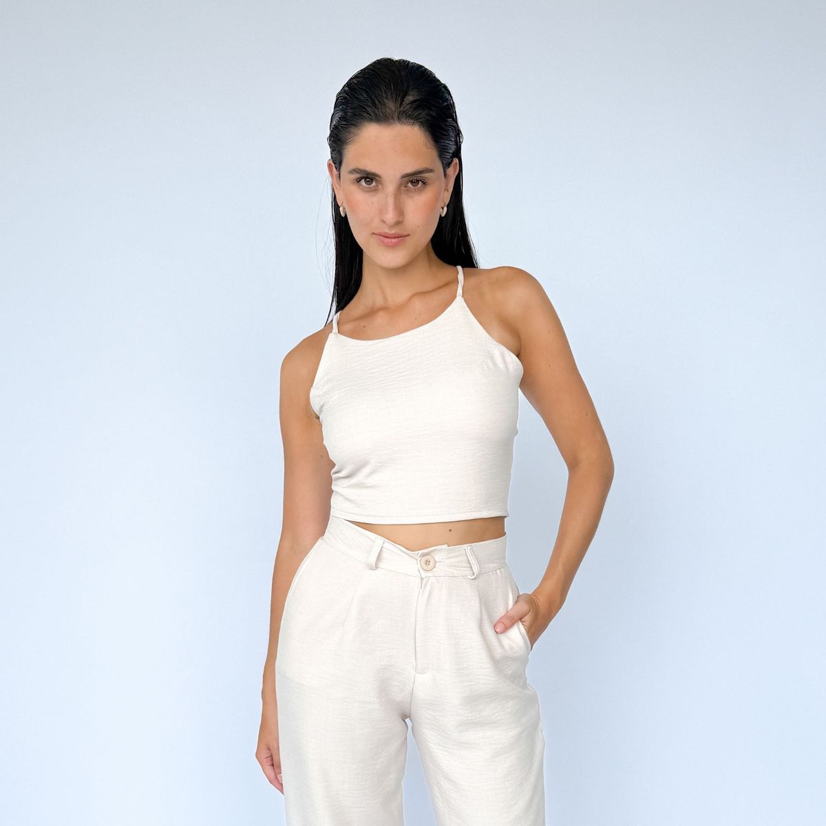 INTROSPECTIVA MODA - BLUSA CON TIRAS EN LA ESPALDA REGULABLE MODELO LARISA