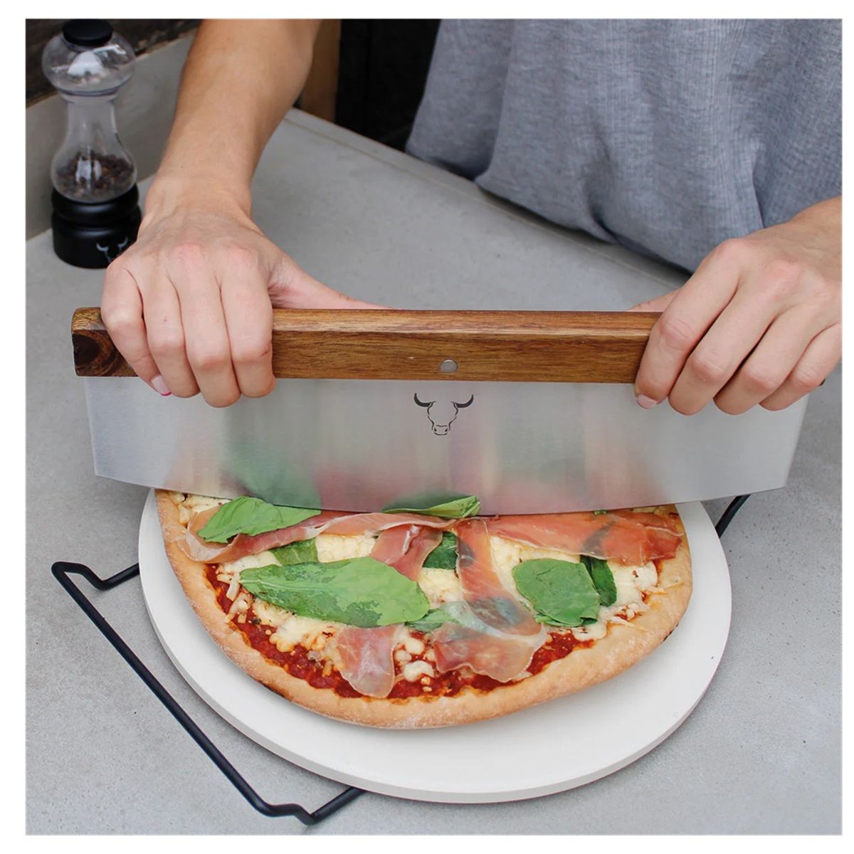 WAYU - SET DE TABLA PARA PIZZA CON CORTADOR WAYU