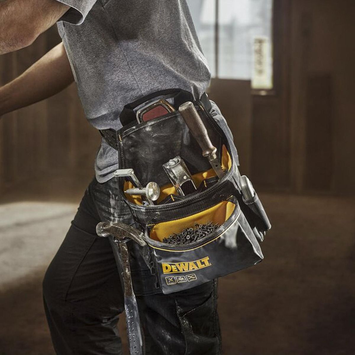 DEWALT - Bolsos Porta Herramientas 12 Bolsillos Dewalt DWST540101