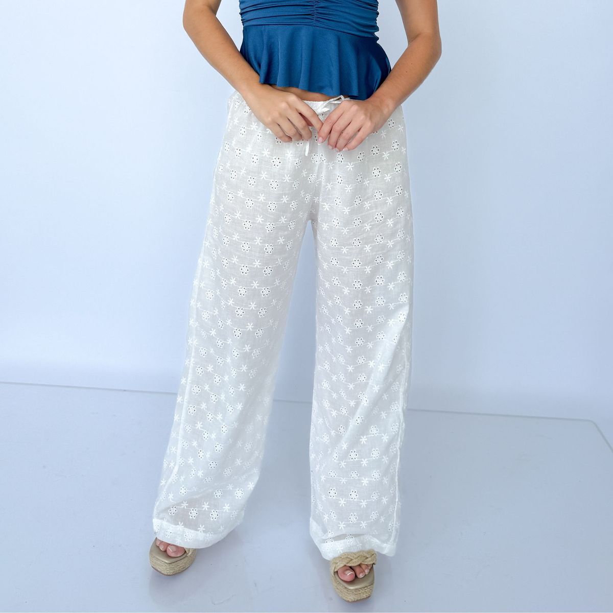 INTROSPECTIVA MODA - PANTALÓN RECTO EN BRODERÍ