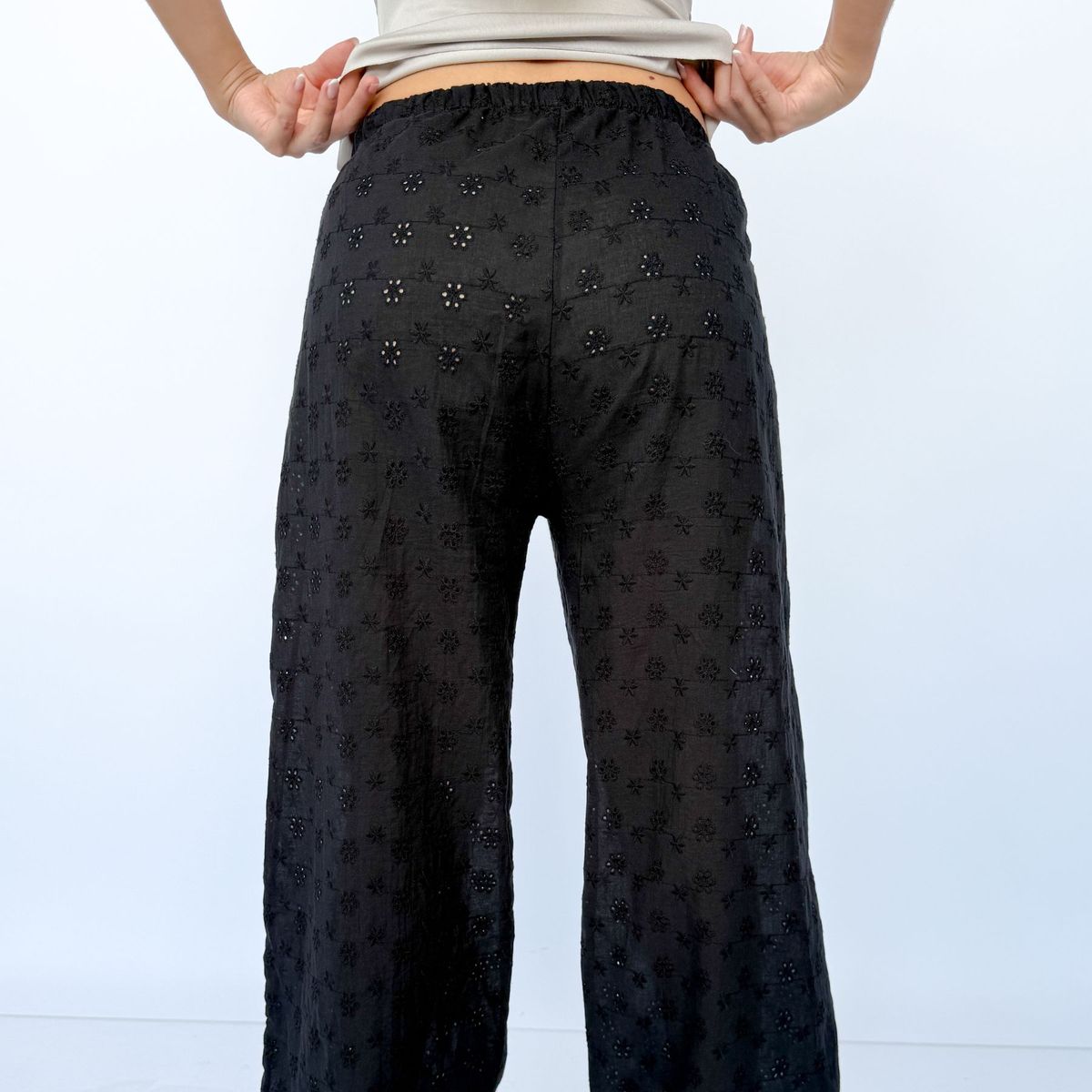 INTROSPECTIVA MODA - PANTALÓN RECTO EN BRODERÍ