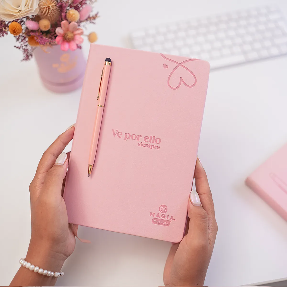 MAGIA PE - Cuaderno de Apuntes Rosado -Magiape