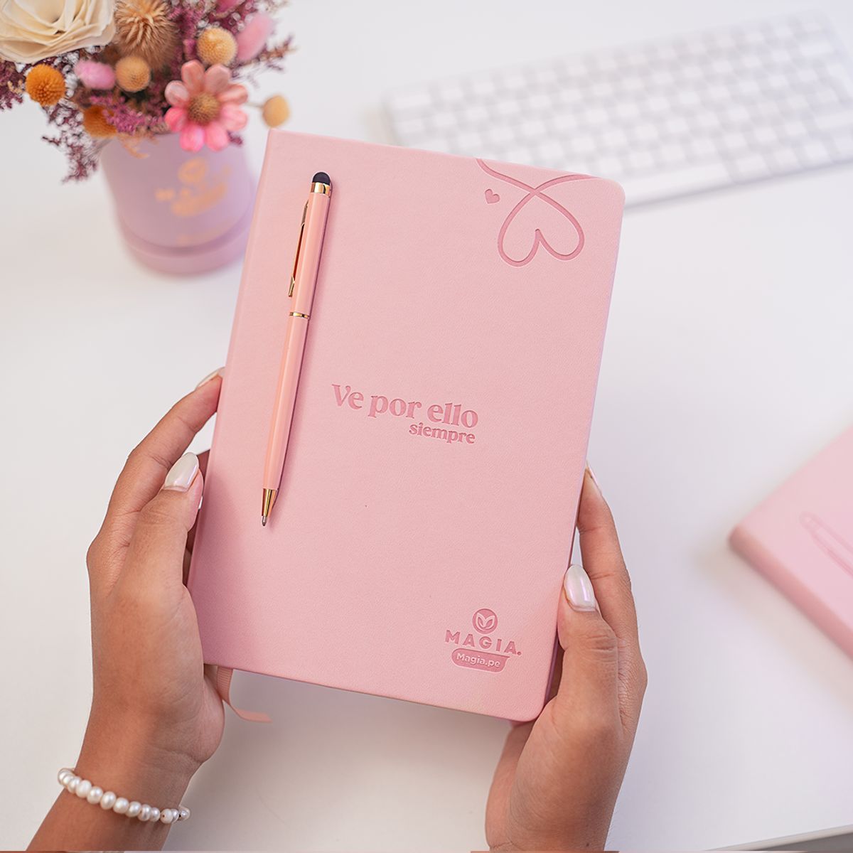 MAGIA PE - Cuaderno de Apuntes Rosado -Magiape