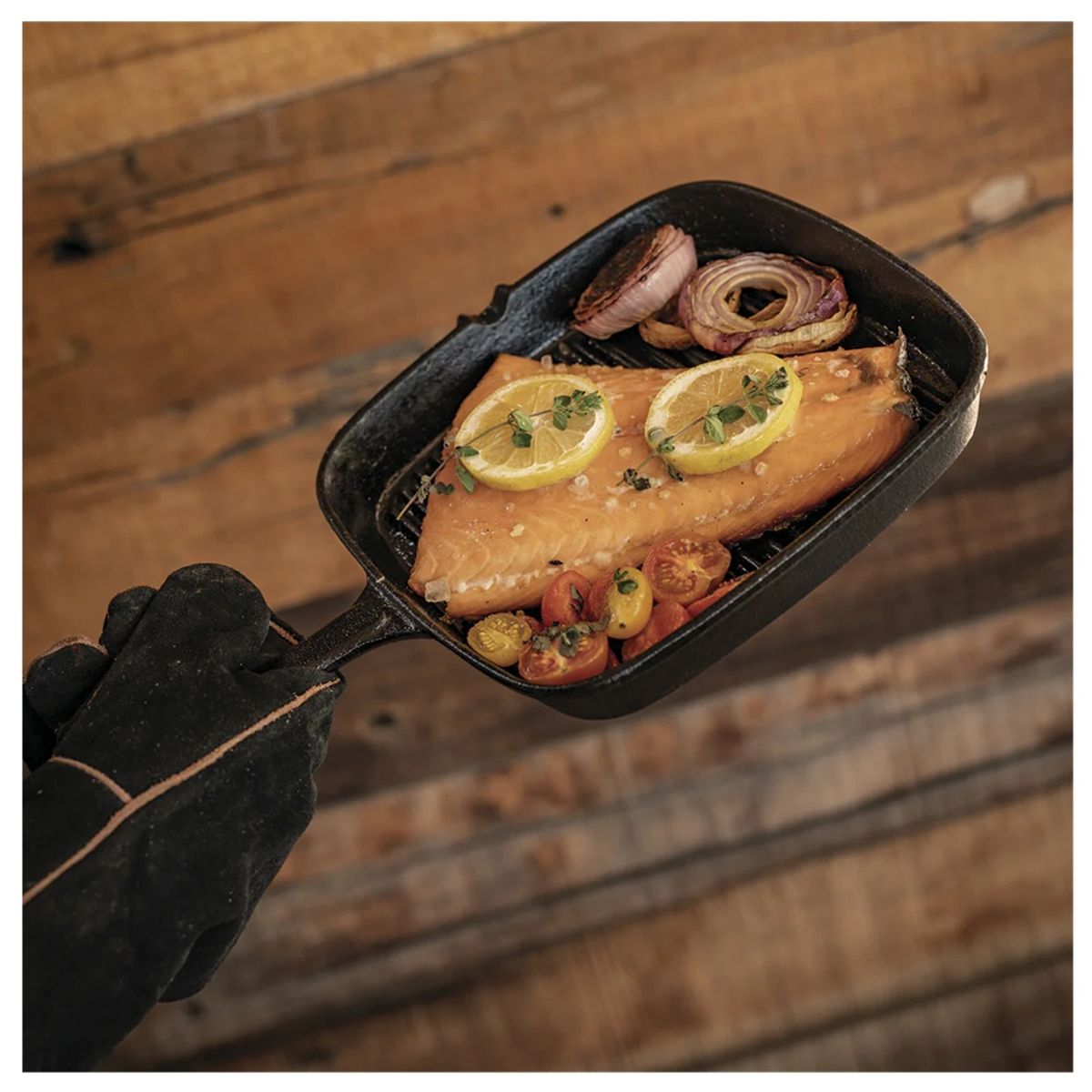 WAYU - SARTEN GRILL CUADRADA DE HIERRO FUNDIDO WAYU 24 CM