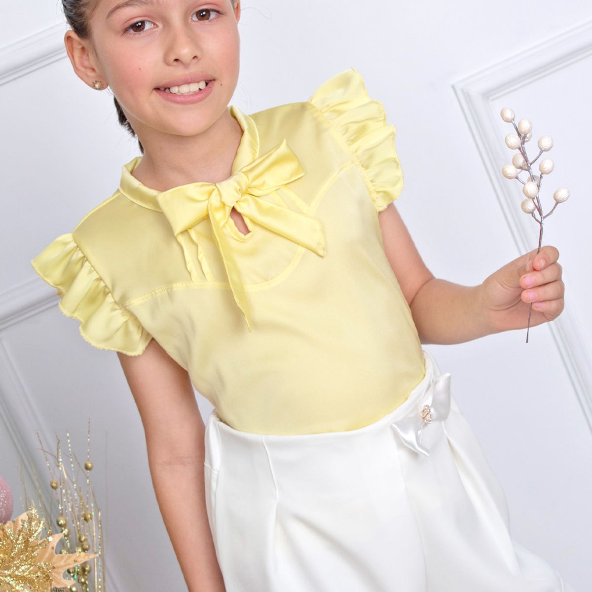 KIDS MASHMELO - BLUSA CON LAZO EN ESCOTE Y MANGA CON VOLANTE PARA NIÑA KIDS MASHMELO