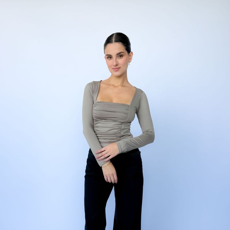 INTROSPECTIVA MODA - POLO MANGA LARGA CORRUGADO MODELO AMELI