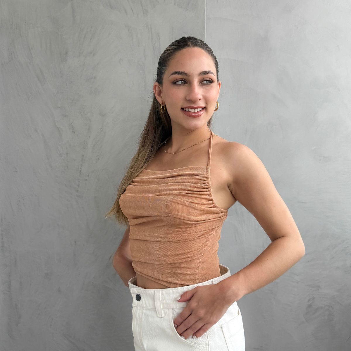 INTROSPECTIVA MODA - BLUSA CON TIRAS REGULABLE MODELO CELINA