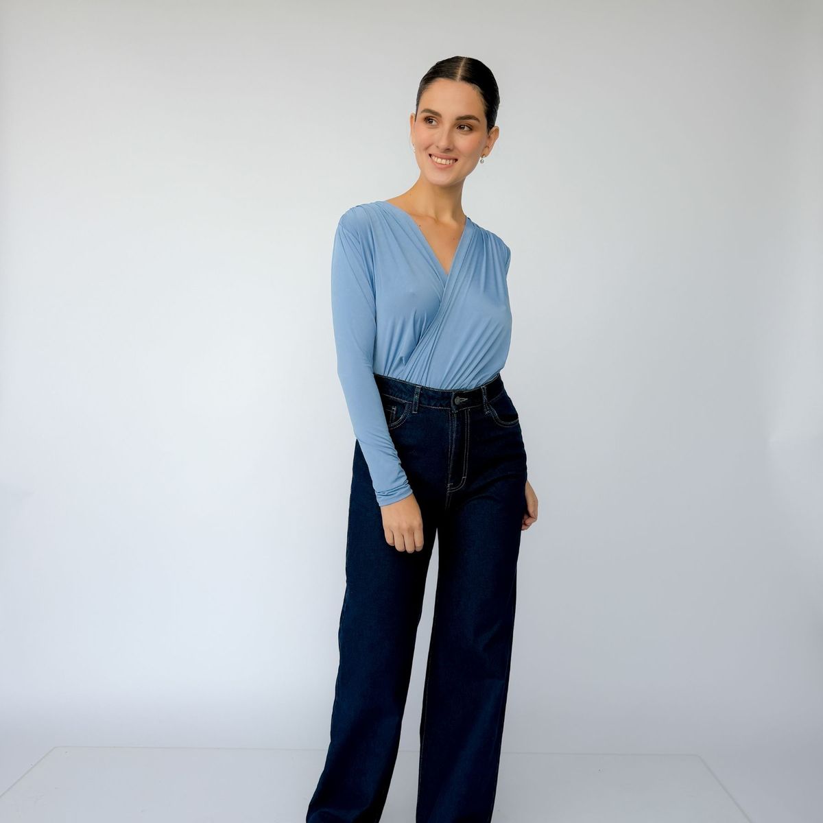 INTROSPECTIVA MODA - BLUSA MANGA LARGA CON ELÁSTICO EN LA CINTURA MODELO CHIARA